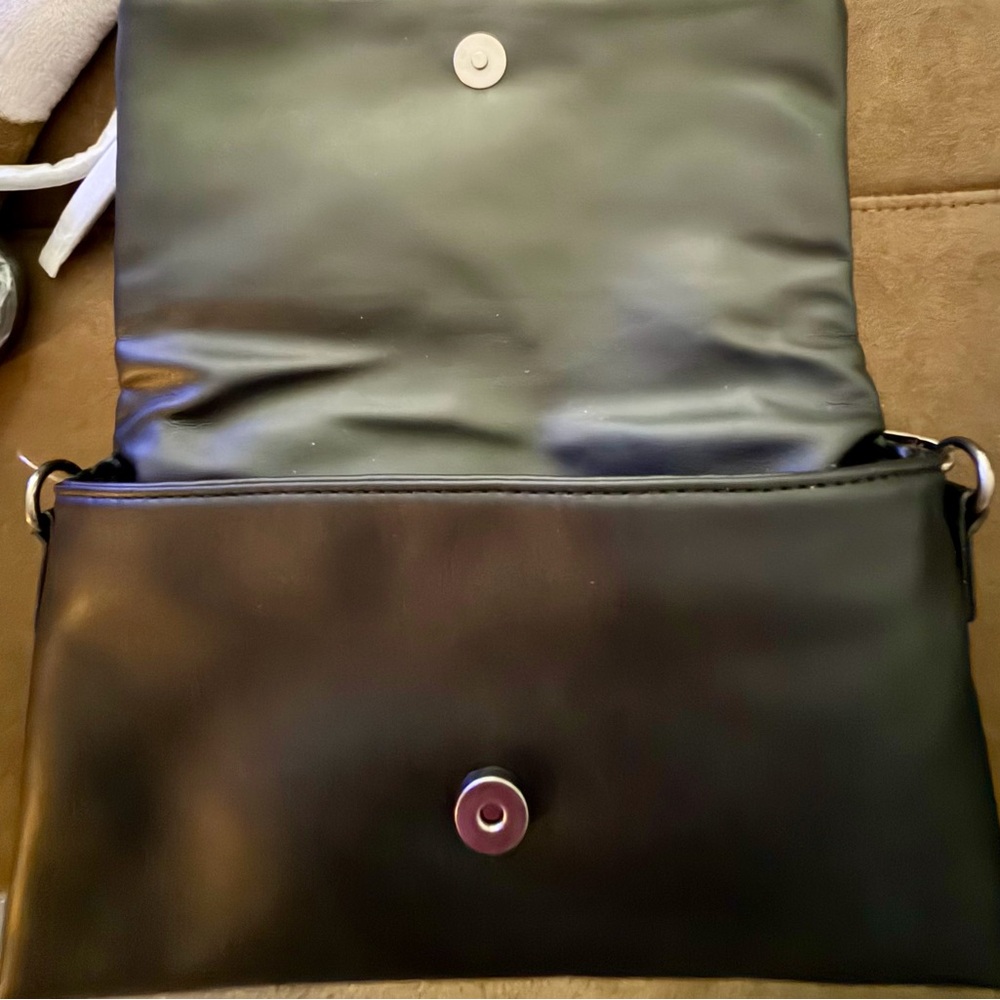 Ed Hardy Black Vegan Leather Crossbody Clutch Shoulder Bag NWT - Picture 5 of 10